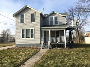 339 Woodlawn Ave, Aurora, IL 60506