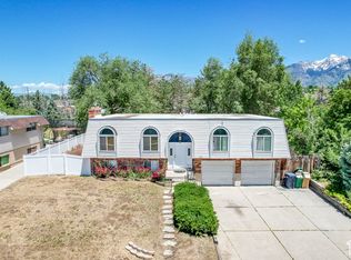 9325 S Redhaven Dr, Sandy, UT 84094