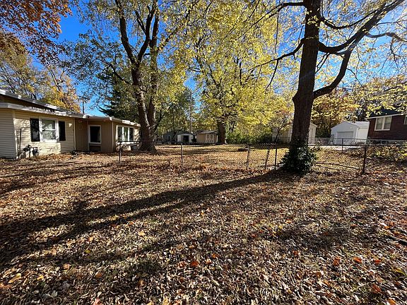 4th image of 3101 S Cedar Ave