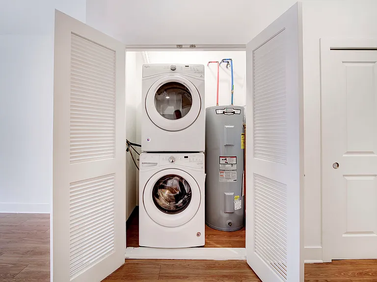 425 Bergen Ave #1 — Photo 7