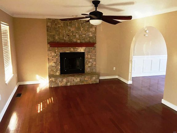 2nd image of 2716 Fieldstone Dr