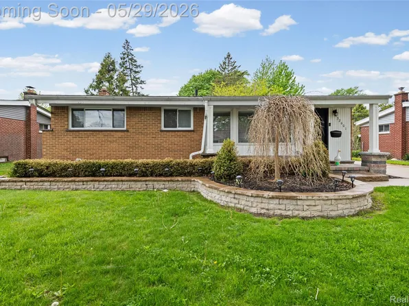 32601 Holden Dr, Warren, MI 48092