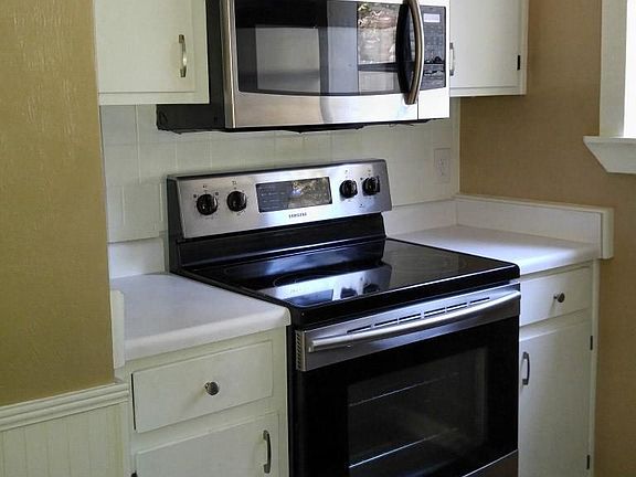 5th image of 168 Parkbrook Cir