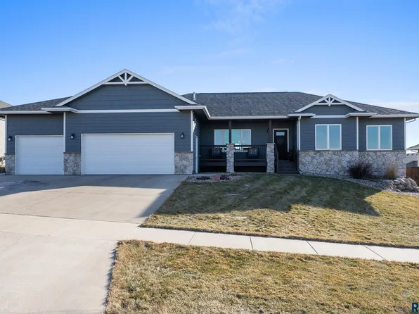 8209 E Willow Leaf St, Sioux Falls, SD 57110