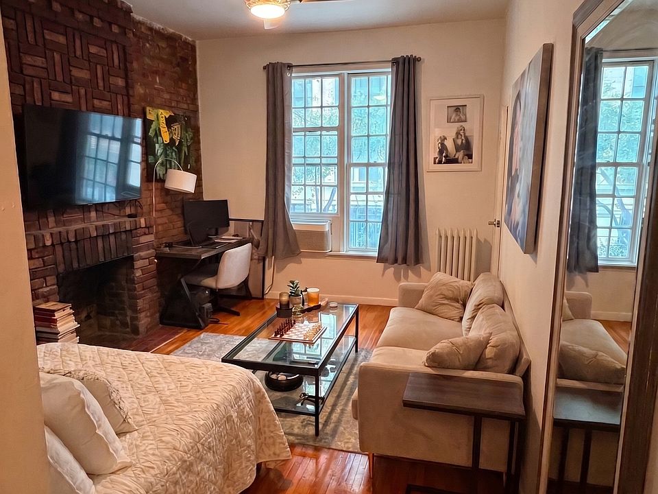 1st image of 21 E 21st St APT 4C