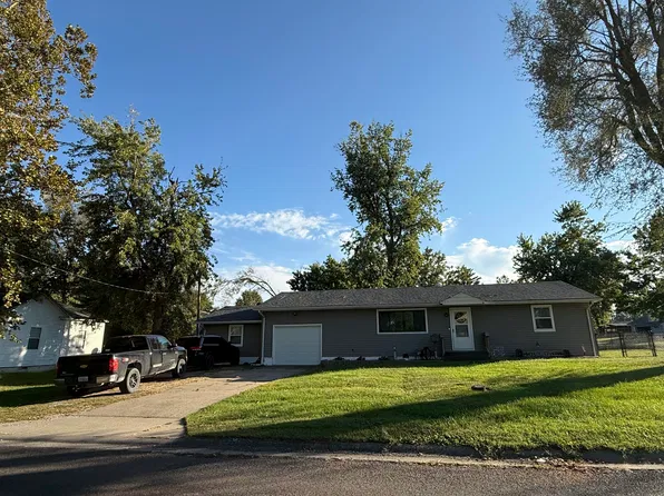 629 Hurt St, Slater, MO 65349