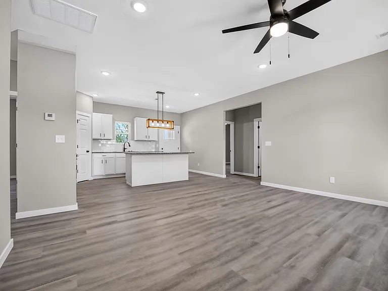 42 Whitley Ln — Photo 7