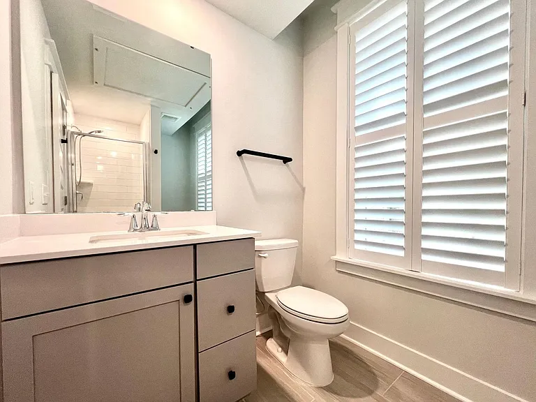 1510 Martel St — Photo 7