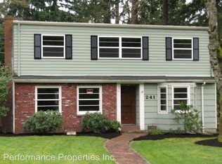 241 6th St, Lake Oswego, OR 97034
