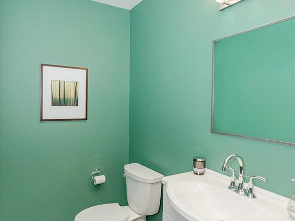 4th image of 10817 Charlton Way