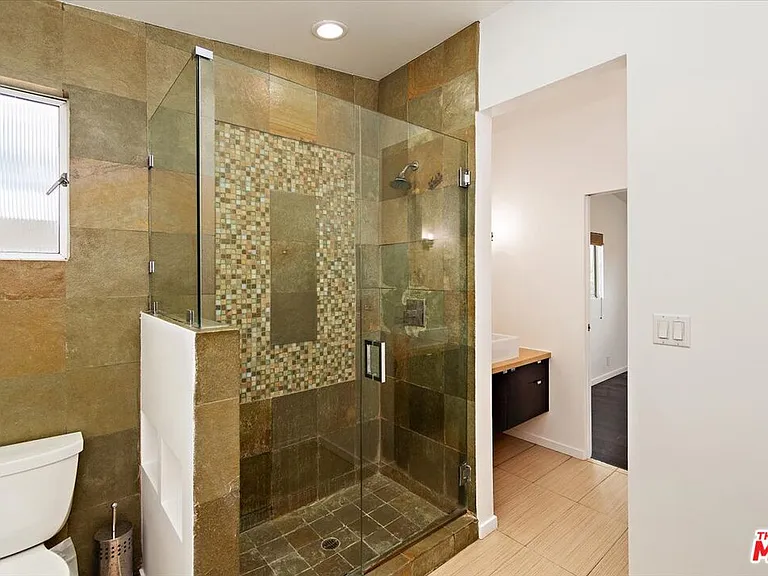 12913 Gilmore Ave — Photo 20