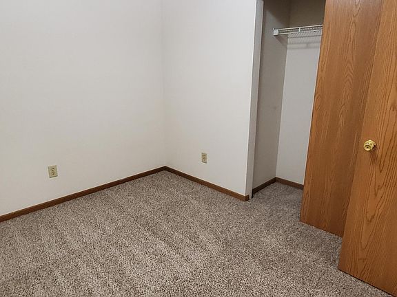 4th image of 1012 Eleanor Ave