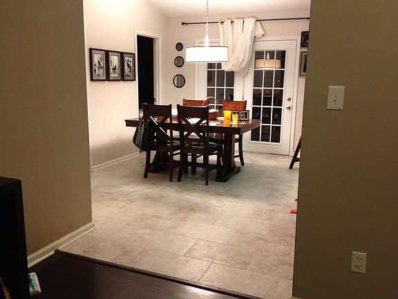 Kitchen/Dining Newly Refinis