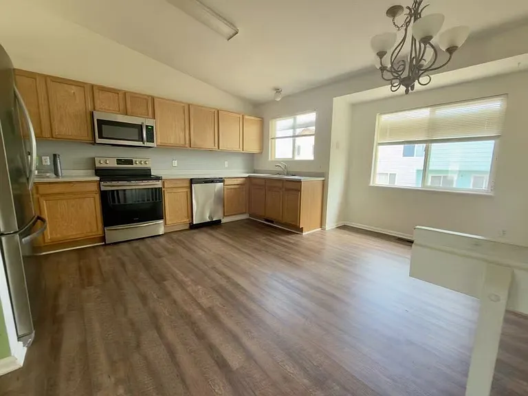 4245 Gracewood Dr — Photo 4