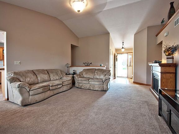 5th image of 58195 Hemminger Dr