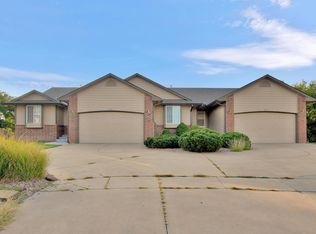 2218 N Shefford Cir, Wichita, KS 67205