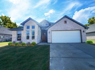 512 Courtney Dr, Sherman, TX 75092