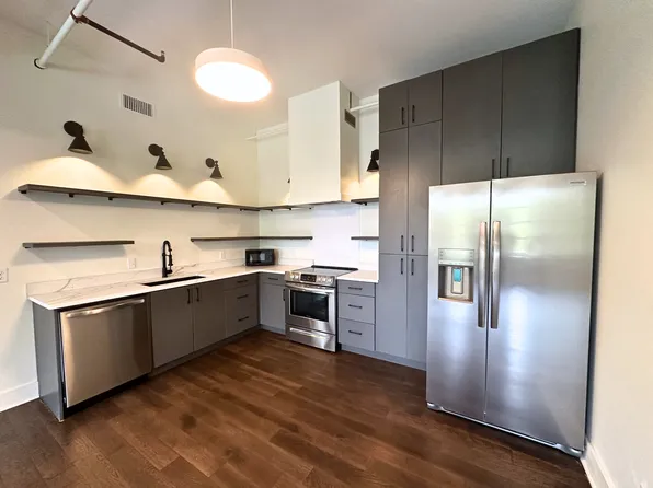 921 Dauphin St, Mobile, AL