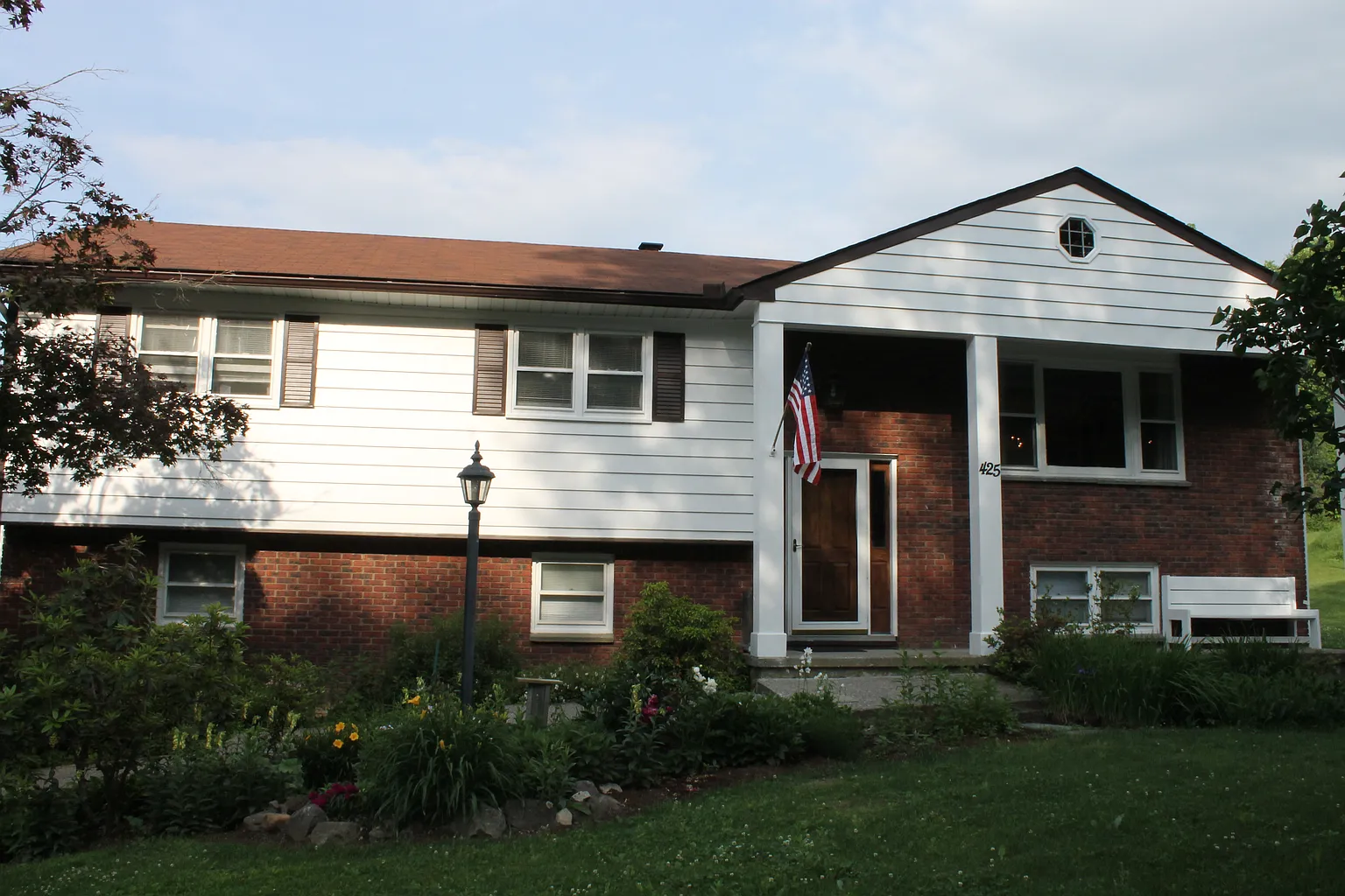 425 Rossway Rd photo 1