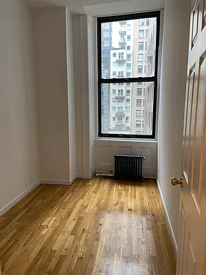 Rented by City Connections Realty | media 15