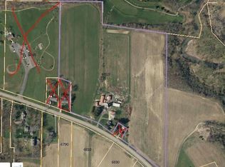 6813 Taylor Rd, Hamburg, NY 14075