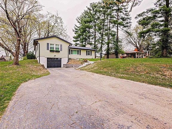 3rd image of 4495 N Brookwood Dr