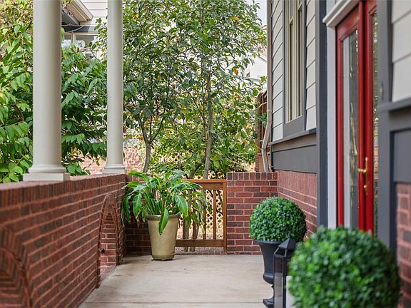 3rd image of 7 Waterside Pl