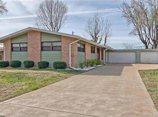 3726 Lan Dr, Saint Louis, MO 63125