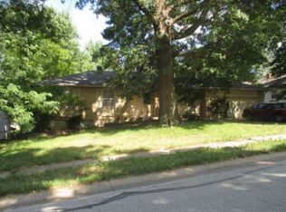 8309 Manning Ave, Raytown, MO 64138