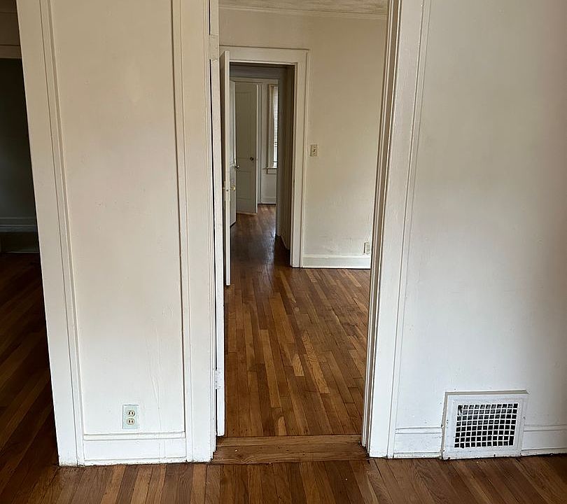 1st image of 1302 E 62nd St