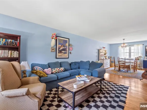 139 Fort Lee Rd #139A, Teaneck, NJ 07666