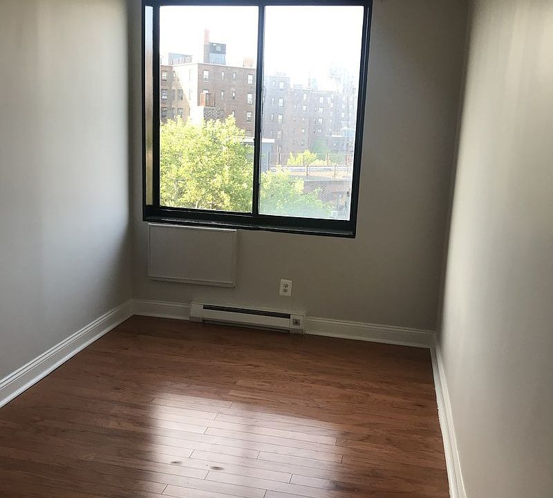 1st image of 1964 1st Ave APT 8P