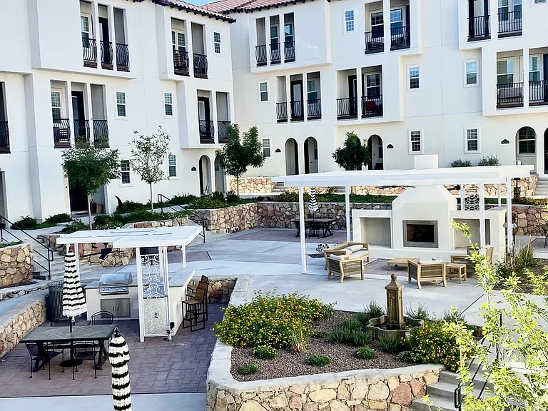 321 Vin Almoradi Ct — Photo 1