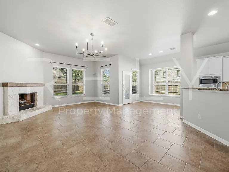 227 Choke Canyon Ln — Photo 9