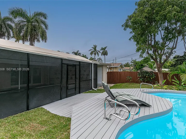 1507 Harding St — Photo 20