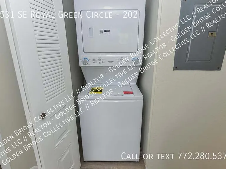 1531 SE Royal Green Cir #202 — Photo 10
