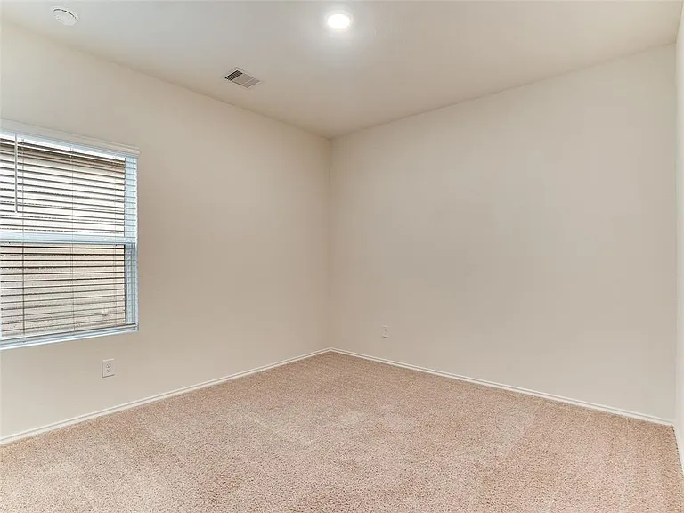 383 Sickle Loop — Photo 14