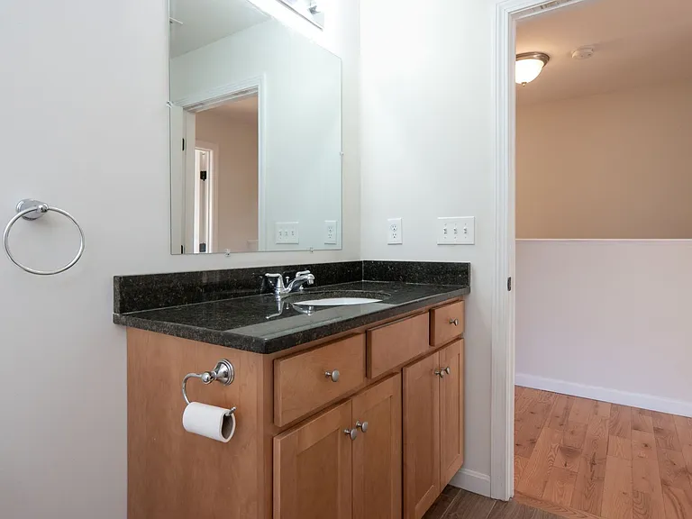 Amy's Commons — Photo 15