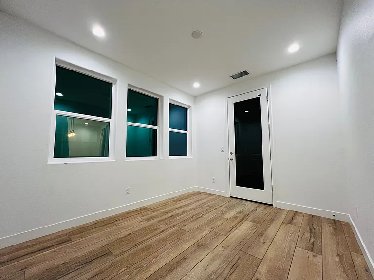 4366 Redrock Dr — Photo 25