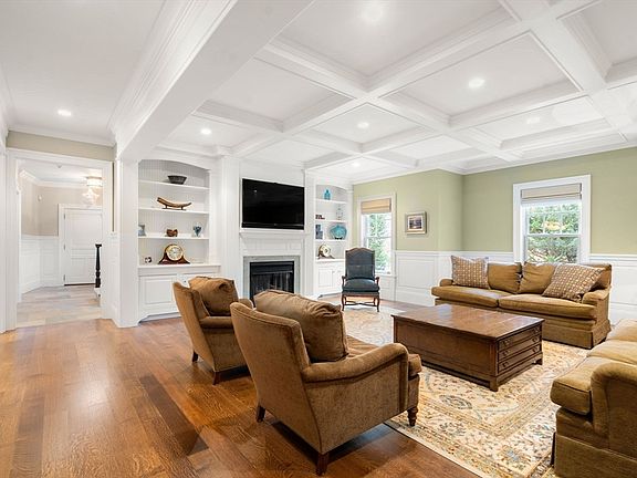 5th image of 50 Oxbow Rd