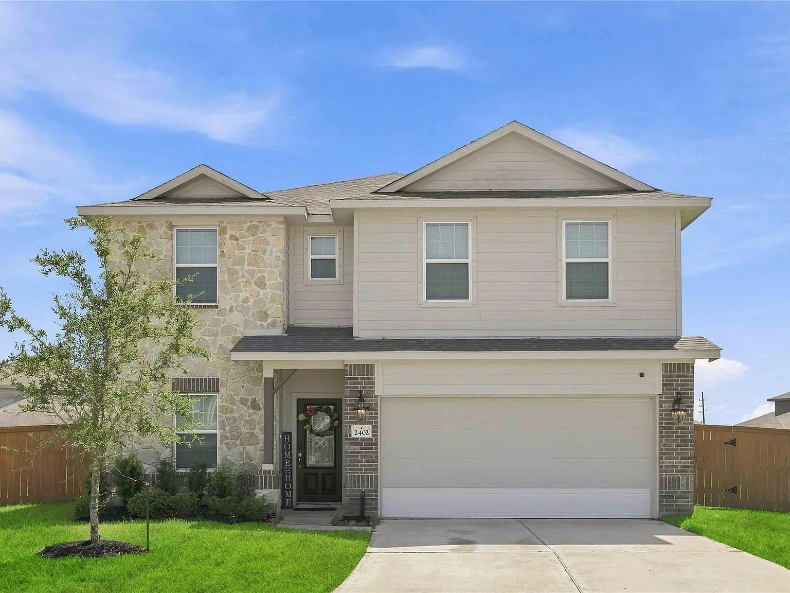 4 bed, 3.5 bath, 2890 sqft, $2,999 — Photo 1