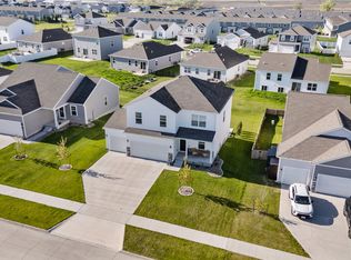 1050 Bel Aire Ct, Waukee, IA 50263