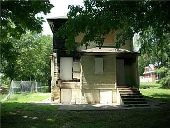 4th image of 1327 Askew Ave
