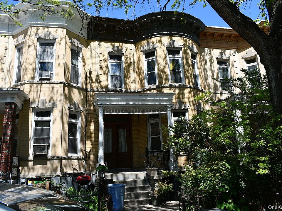 1st image of 277 Maple Street