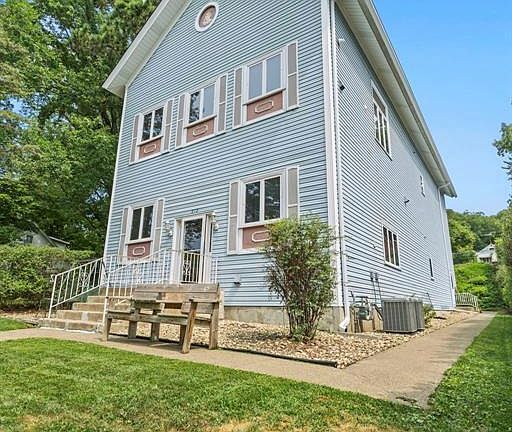 5th image of 212 Adams Street #2