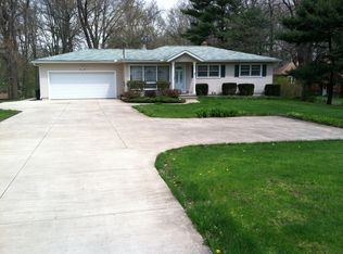 1995 Maple Rd, Stow, OH 44224