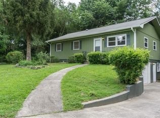 113 Blazing Valley Ln, Hendersonville, NC 28739