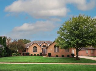 52688 Clinton Oak Ln, Shelby Township, MI 48316
