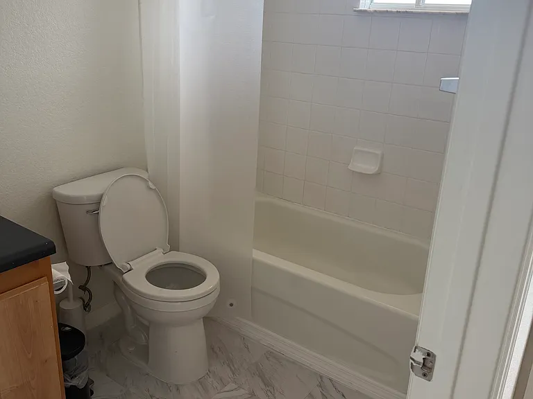 2082 NE 167th St #3 — Photo 18