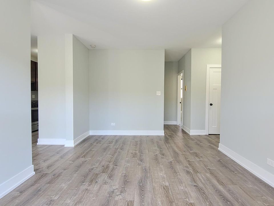 1st image of 624 W Cornelia Ave #3WBT
